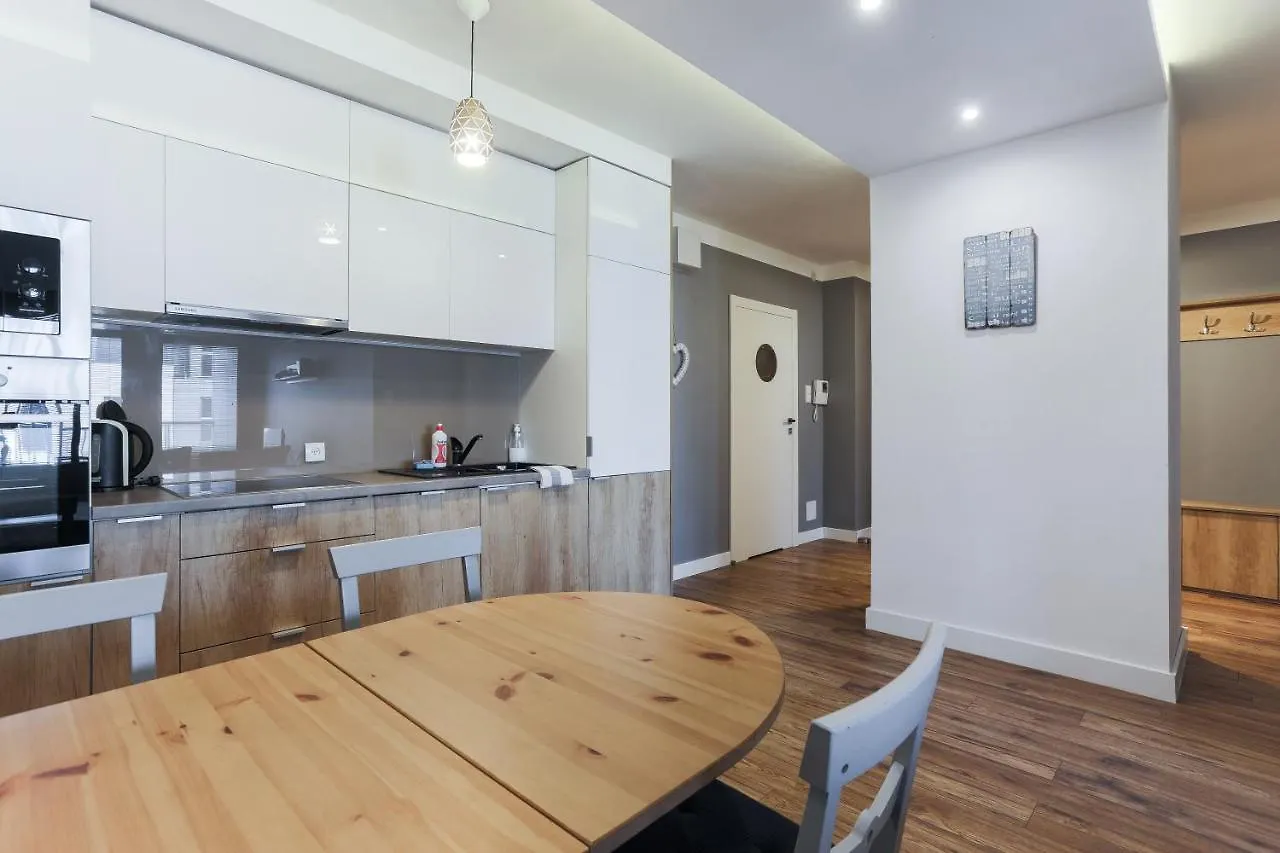 3-Rooms Apartment With Balcony By The Oldtown Gdansk Poland